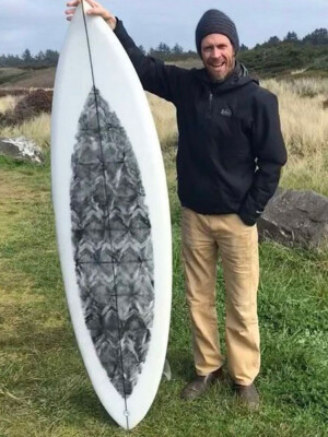 Channel Twinpin Surfboard - deck view
