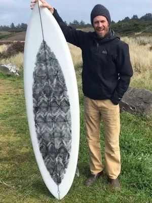 Channel Twinpin Surfboard - deck view